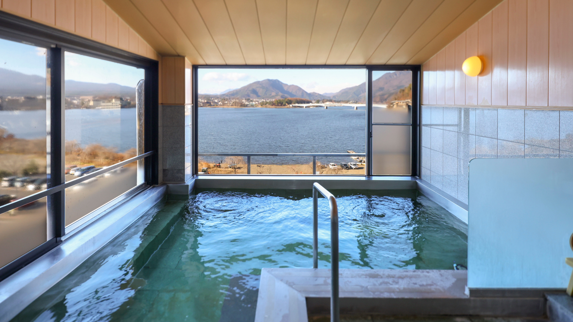 最上階展望風呂-　女性大浴場（赤松の湯）