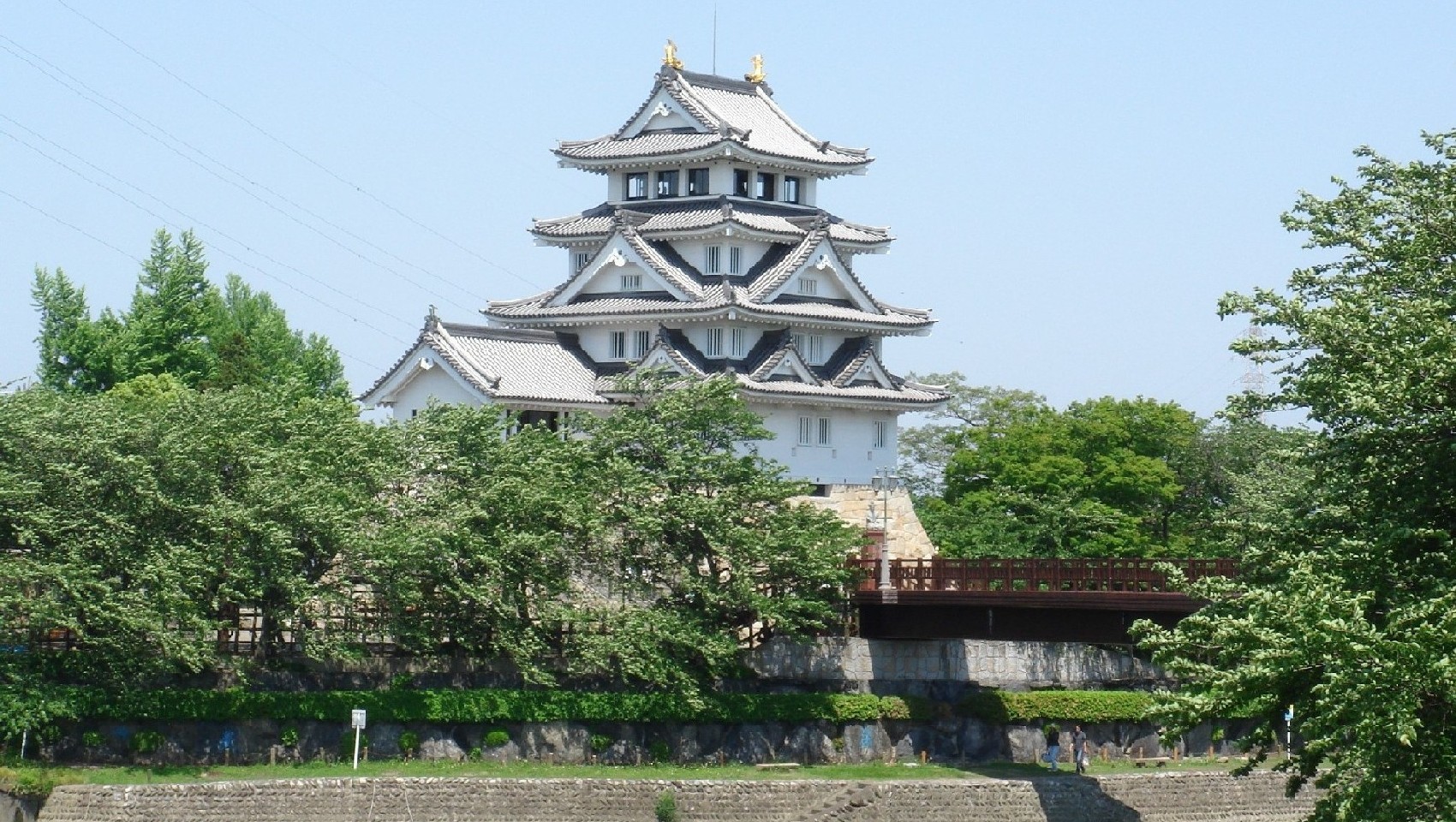 「墨俣一夜城」車で約15分