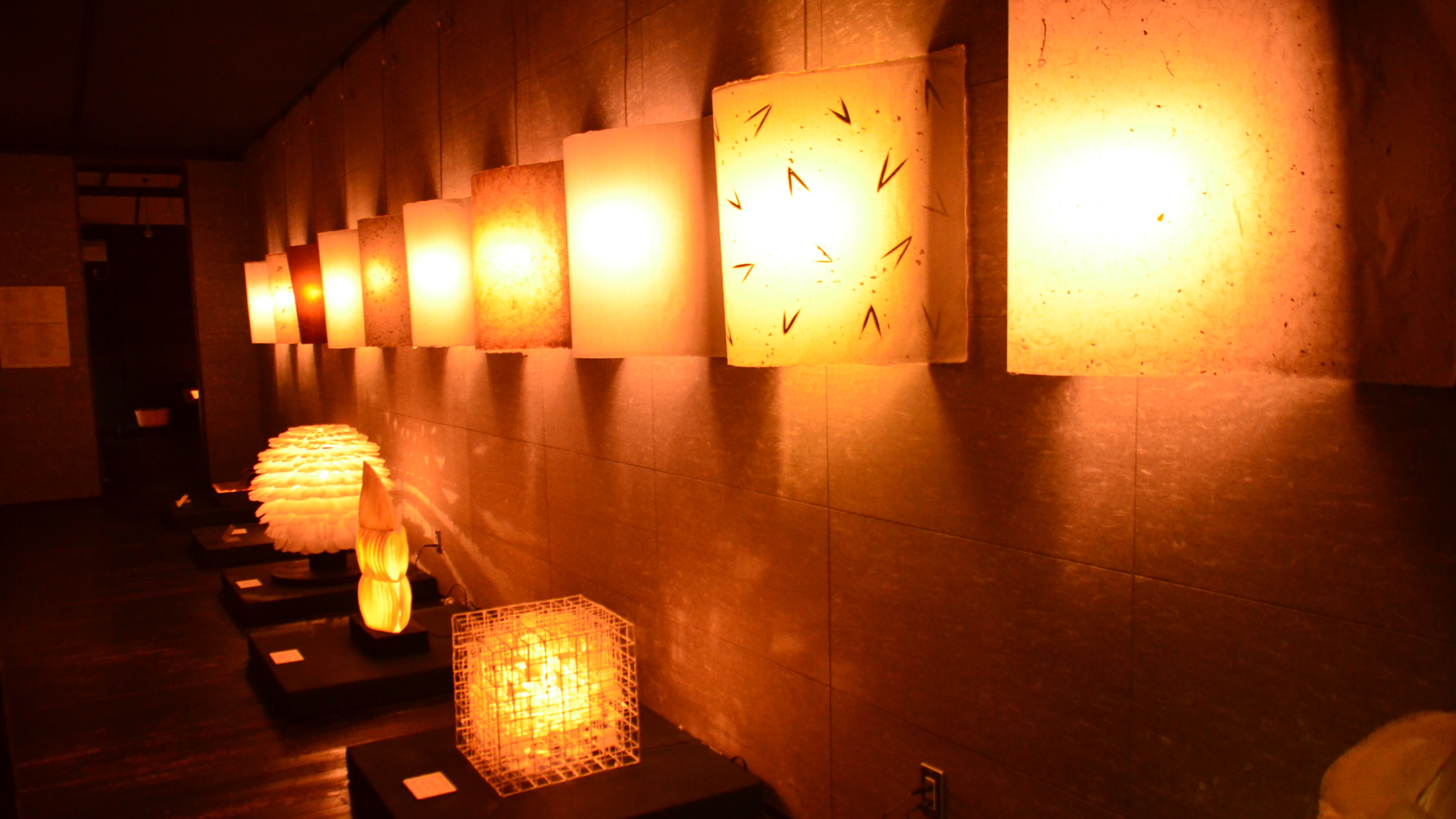 「美濃和紙あかりアート館」