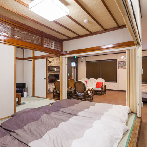  ご宿泊は8名様までＯＫ！ツインベッド＋畳2間で布団を合計6組敷くことが可能です。