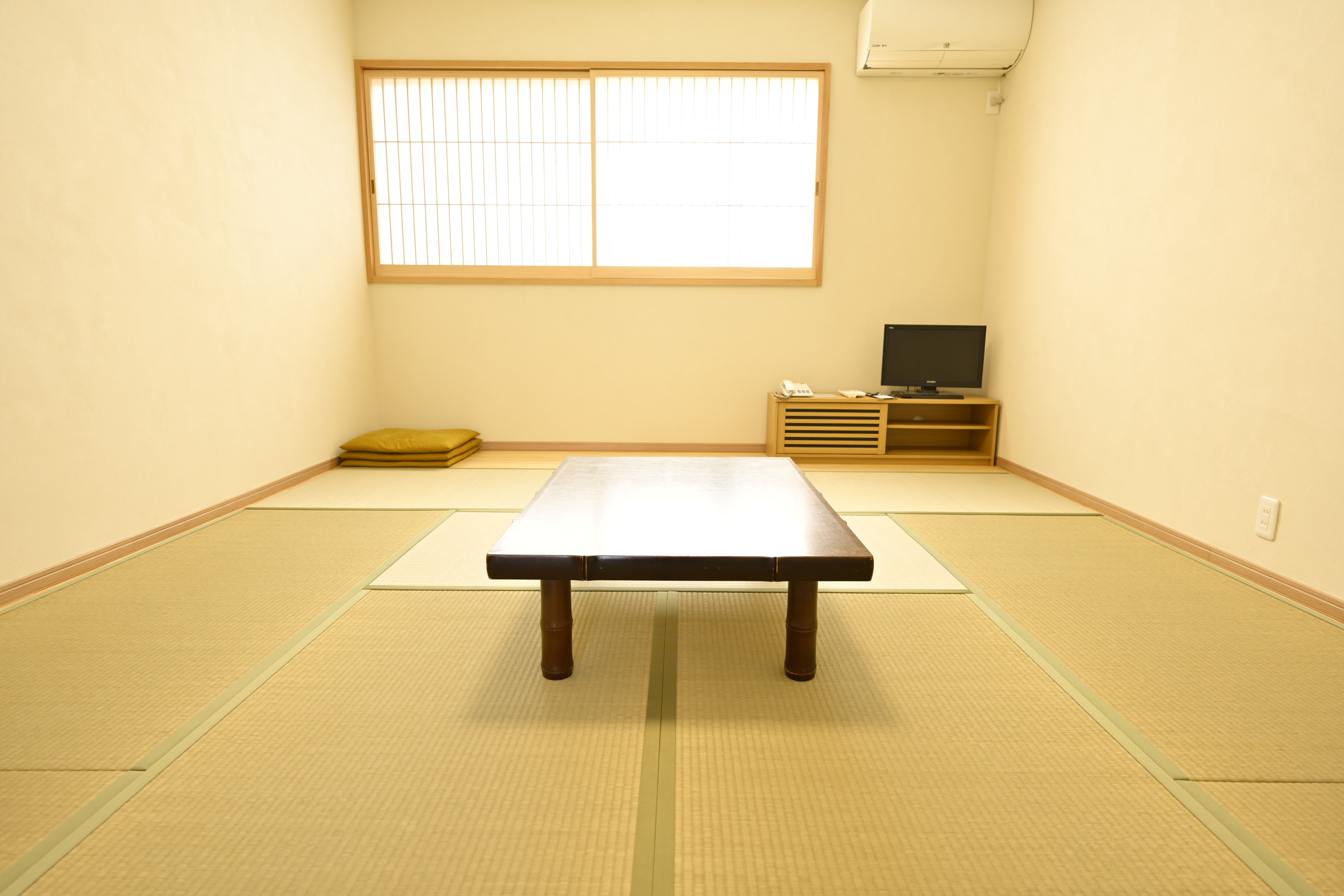 和室10畳シャワートイレ付き