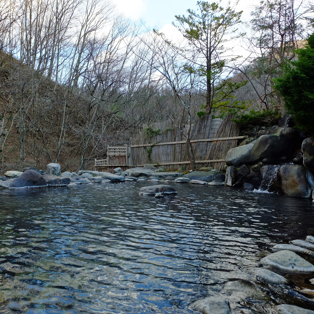 露天風呂 14時から21時男性 21時から10時女性