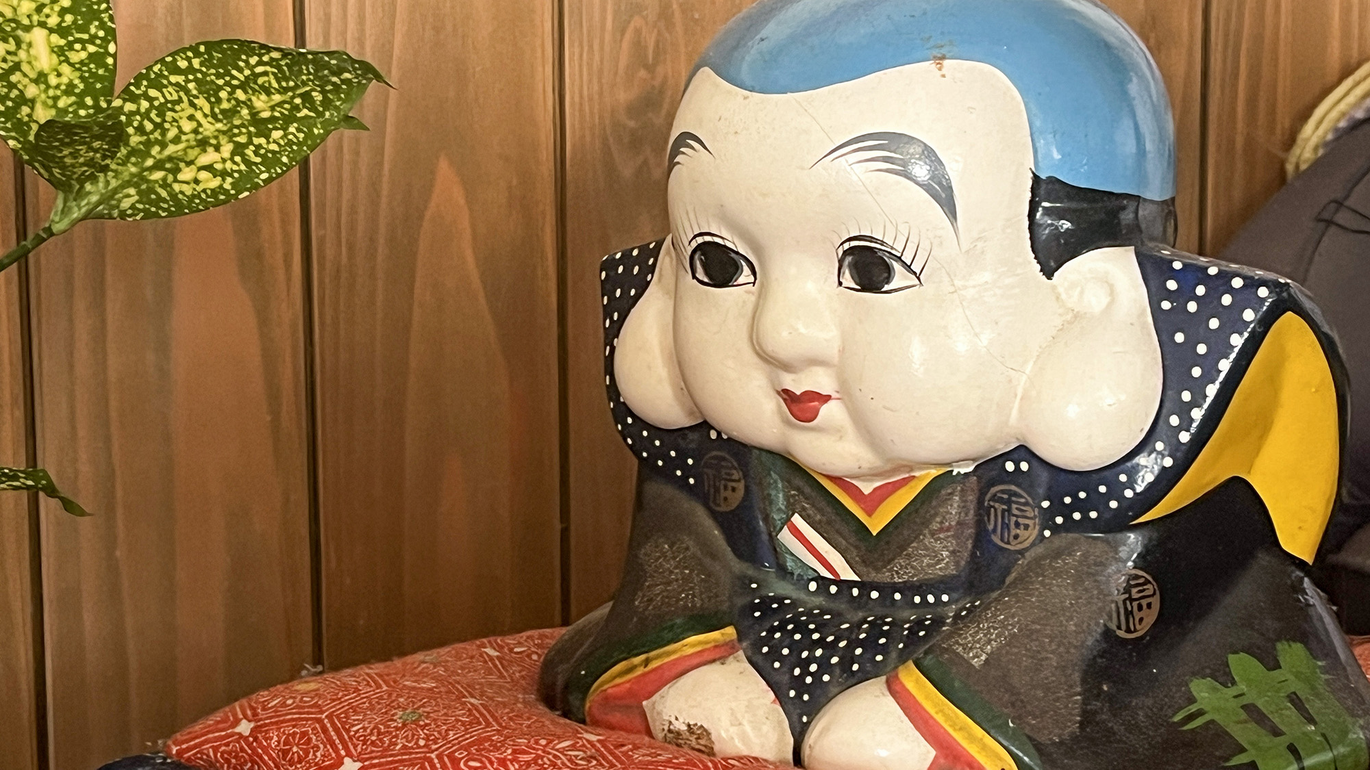 #昔ながらの小物に囲まれた、あたたかな館内