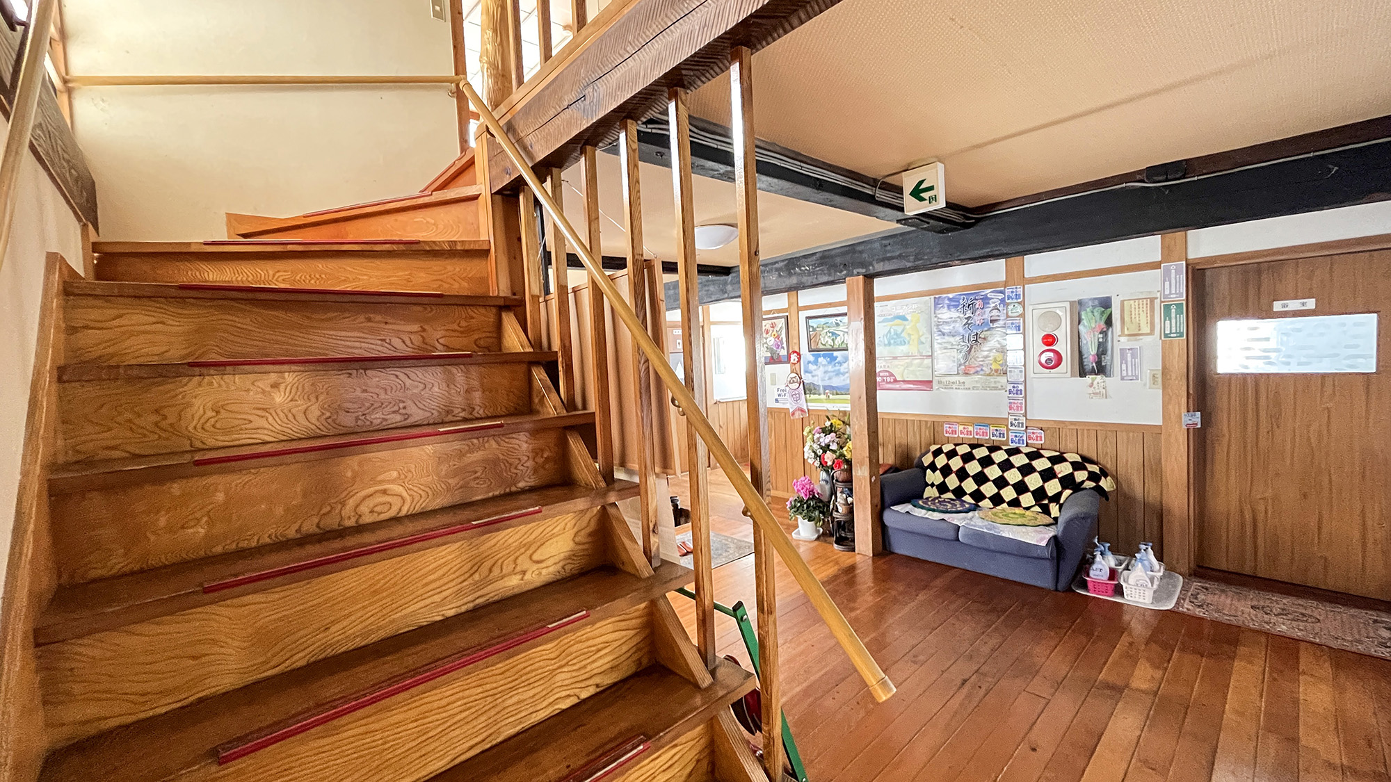 #昔ながらの造りのため、館内は階段でのご移動となります。