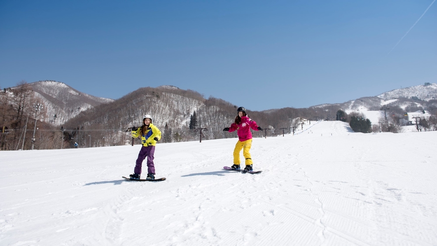 【蔵王温泉スキー場】多妻なコースを楽しめるパウダースノーのゲレンデ