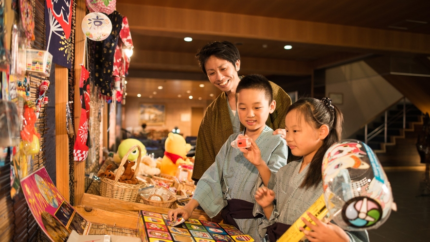 【ルーセントタカミヤ・縁日】ルーセントタカミヤ館内にて縁日を開催