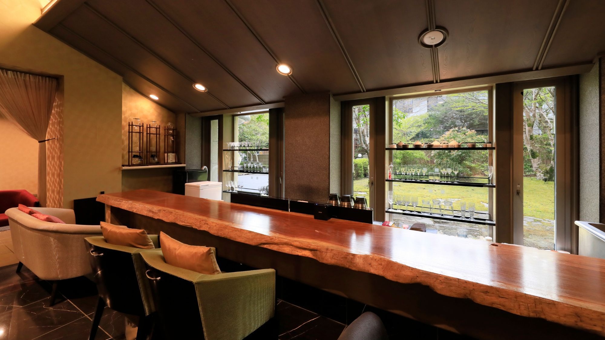 【初夏セール】最大25％OFF／大人だけで愉しむいつもより少し贅沢な食旅＜最上級会席■極＞