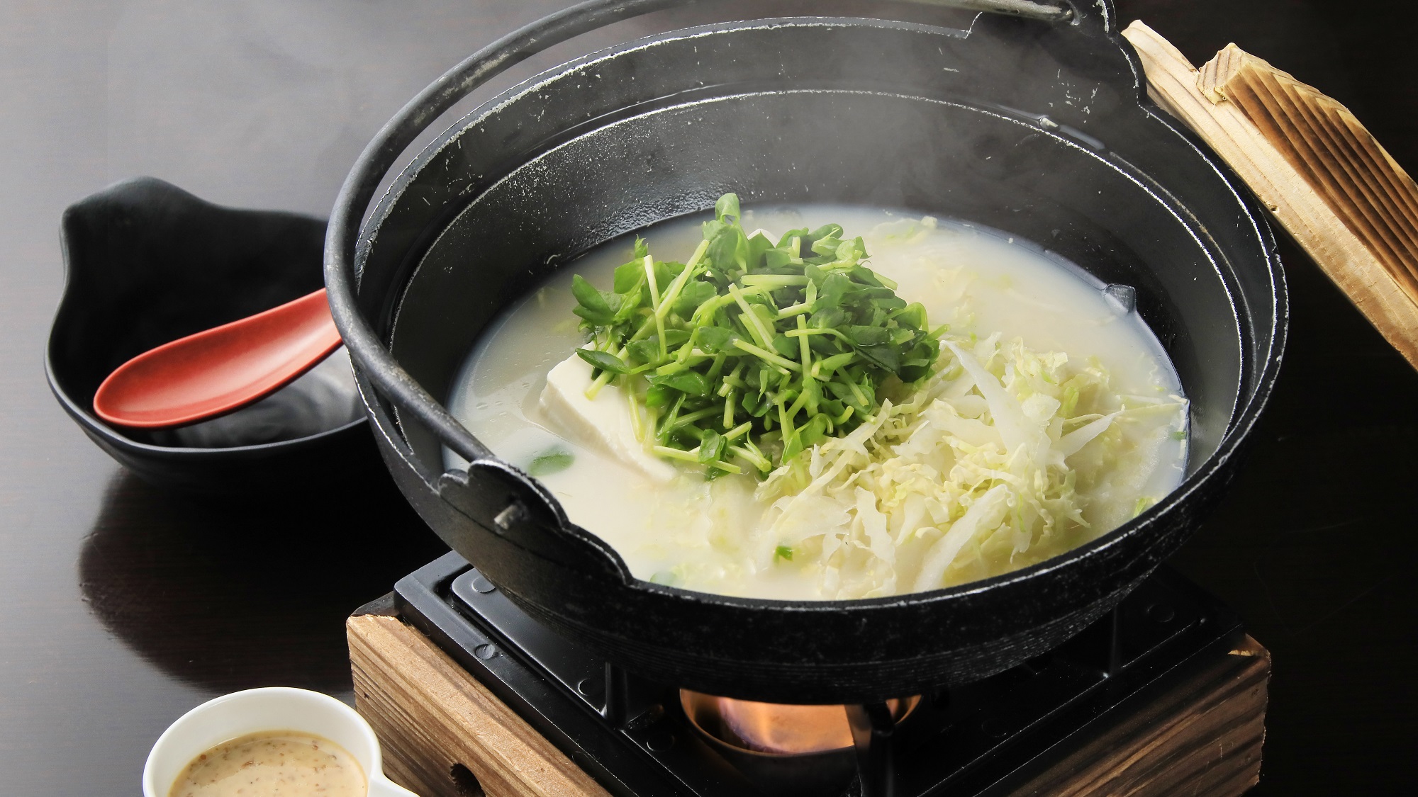 【朝食】やさしい白湯風スープの湯豆腐