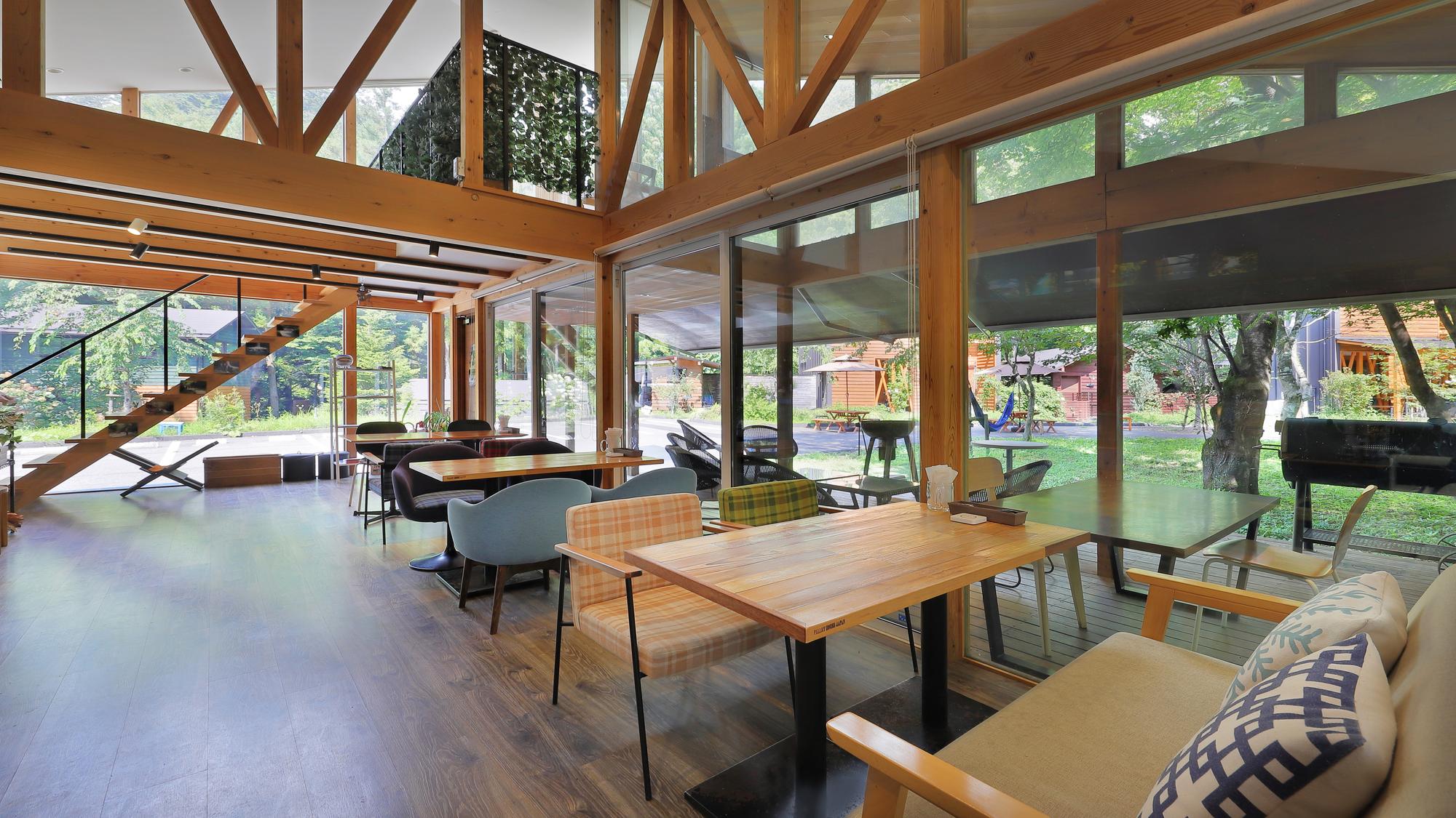 【ジュピターズ キッチン】1F 店内