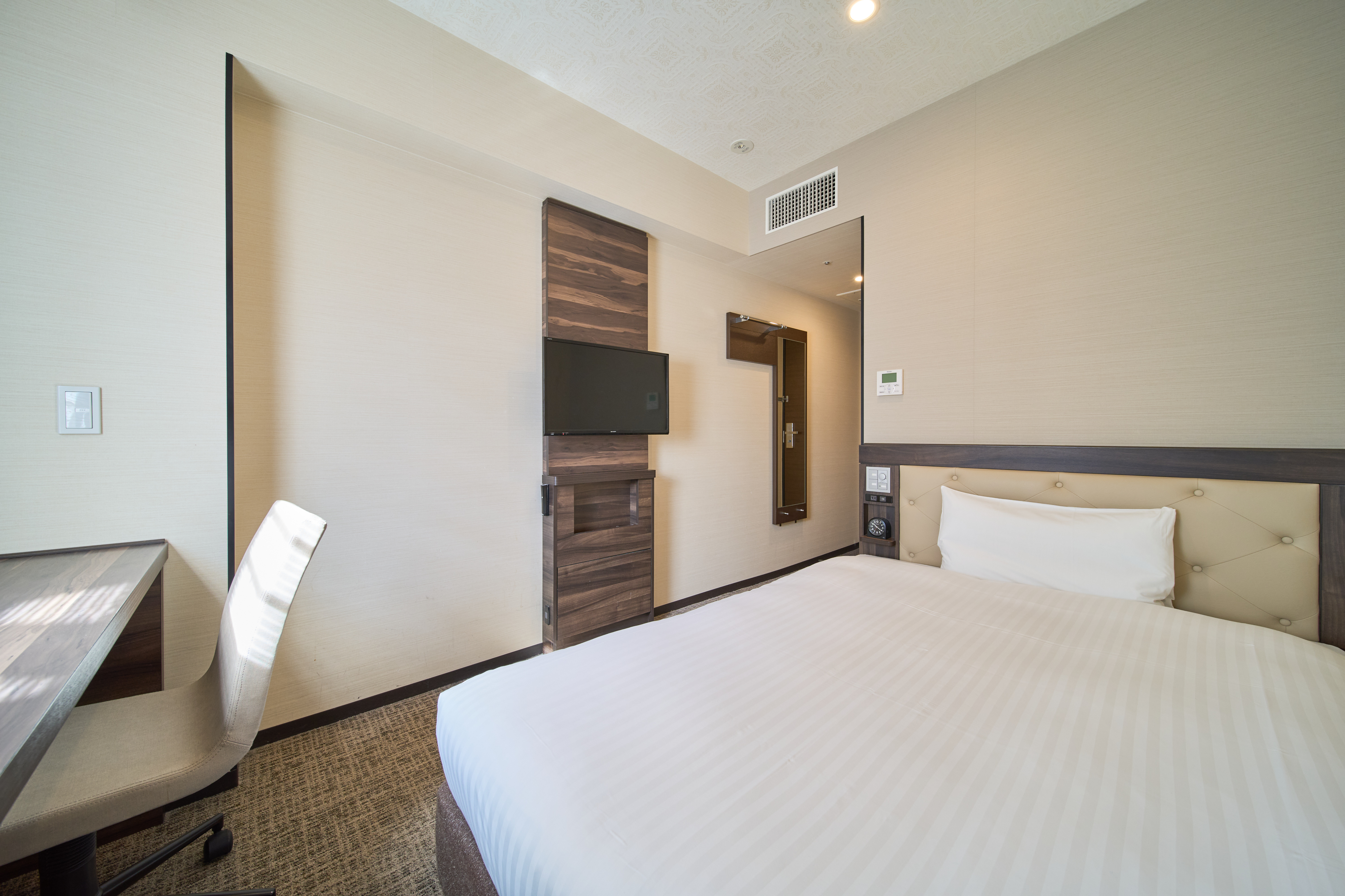 シングルA(13㎡ / 140cmサイズベッド)