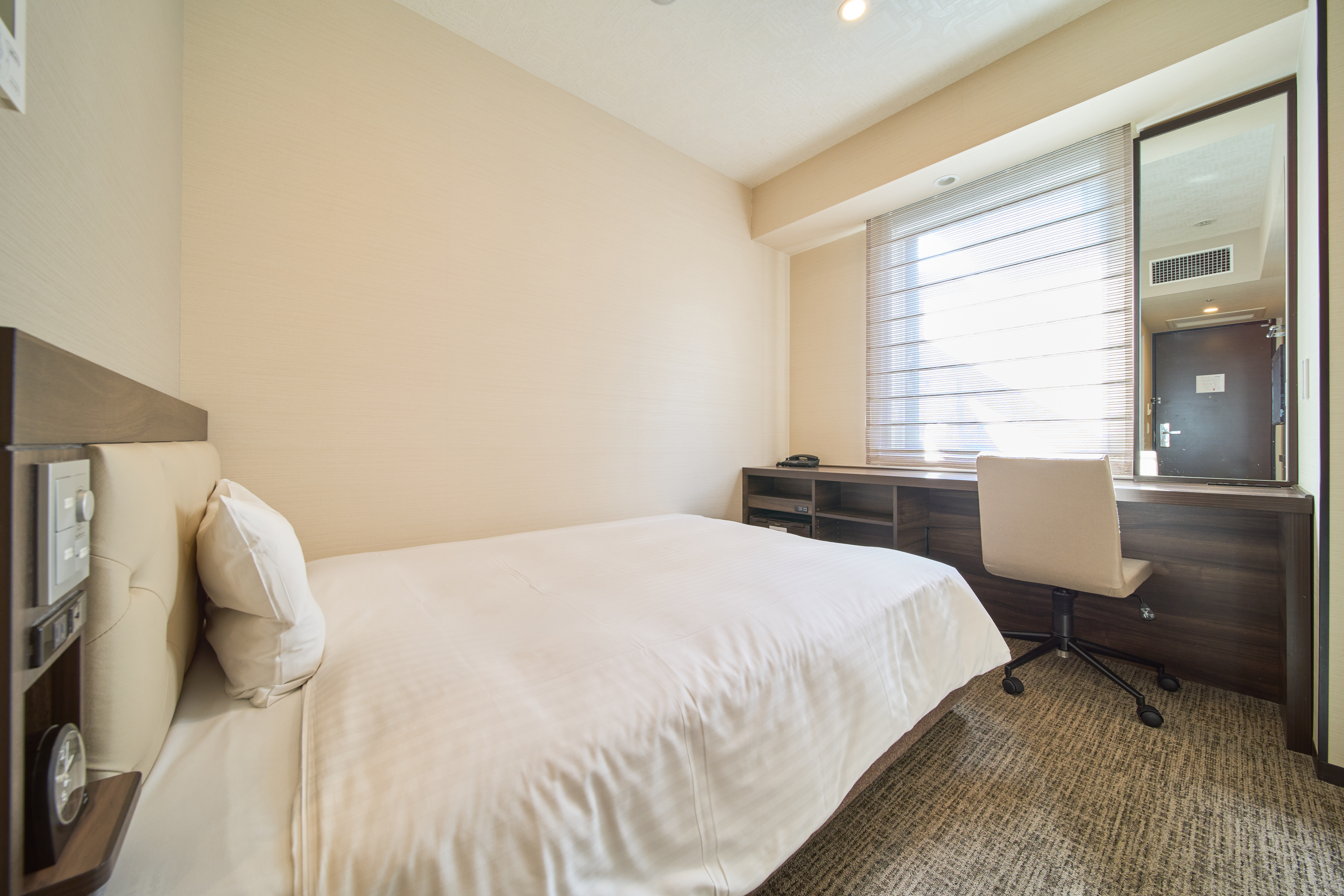 シングルA(13㎡ / 140cmサイズベッド)