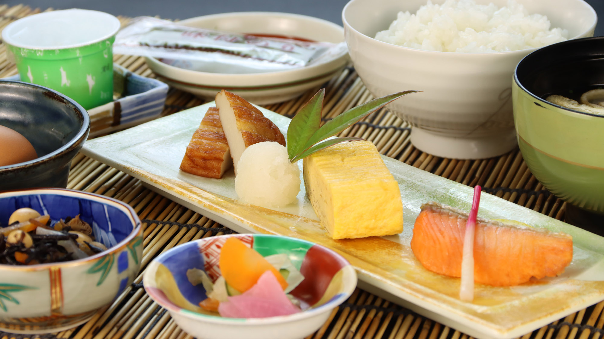 【選べる朝食】和食　ご飯にあう温かいおかずが色々