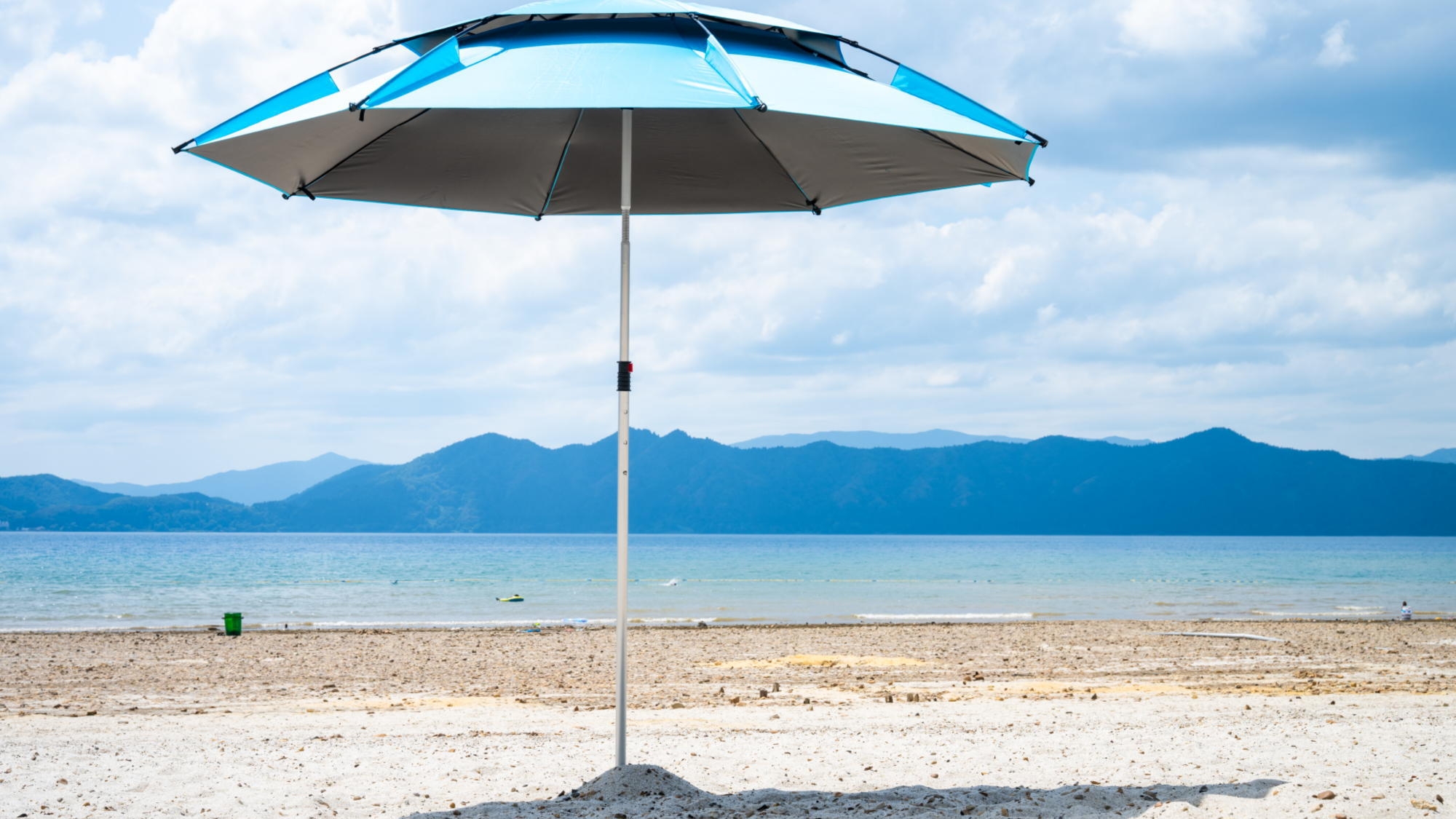 【夏休み限定】8大特典付！目の前の田沢湖で湖水浴を満喫／A5『秋田錦牛』の陶板焼と選べる2種の郷土鍋