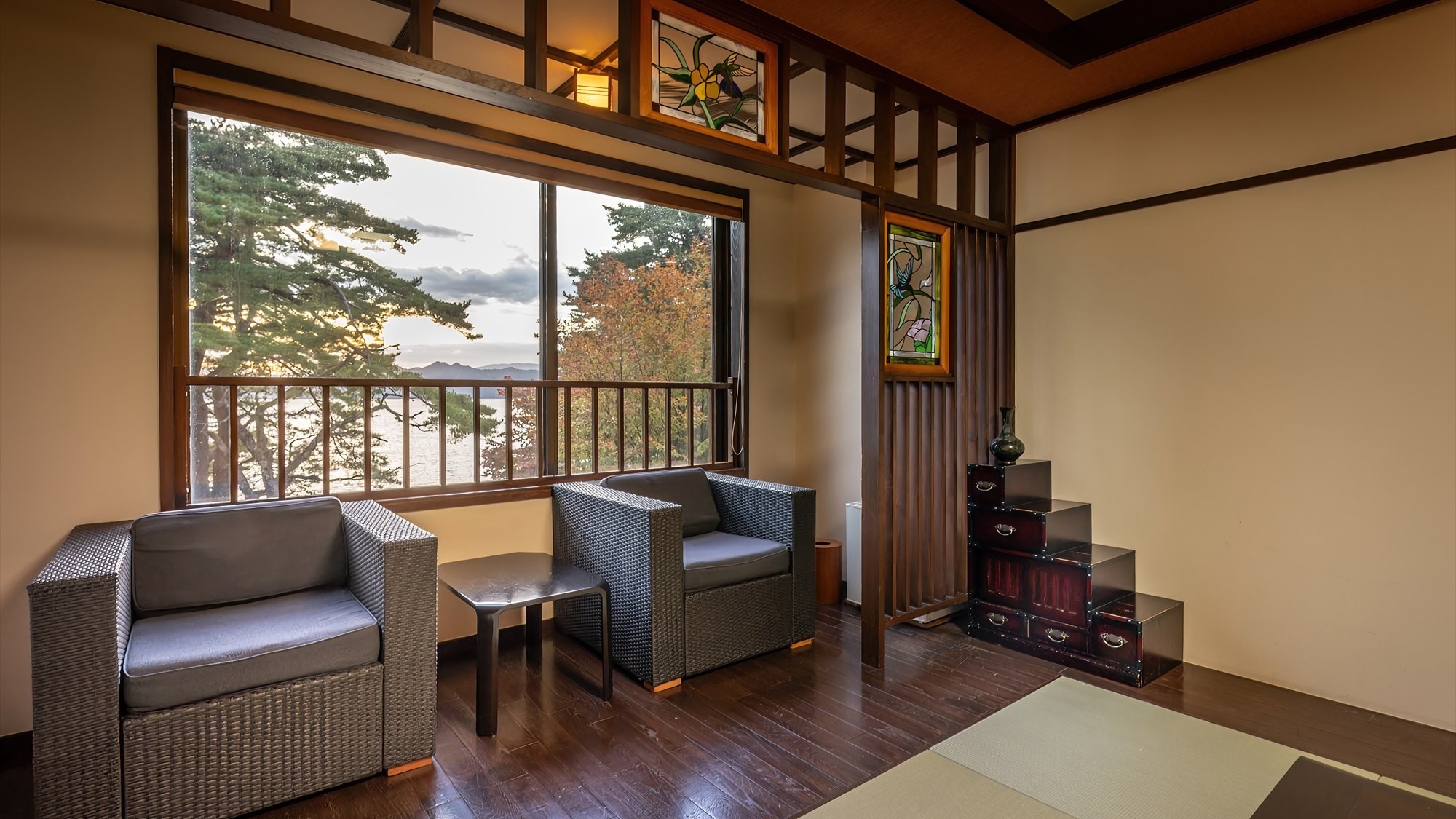 ■田沢湖を一望できる、広縁付きの和室