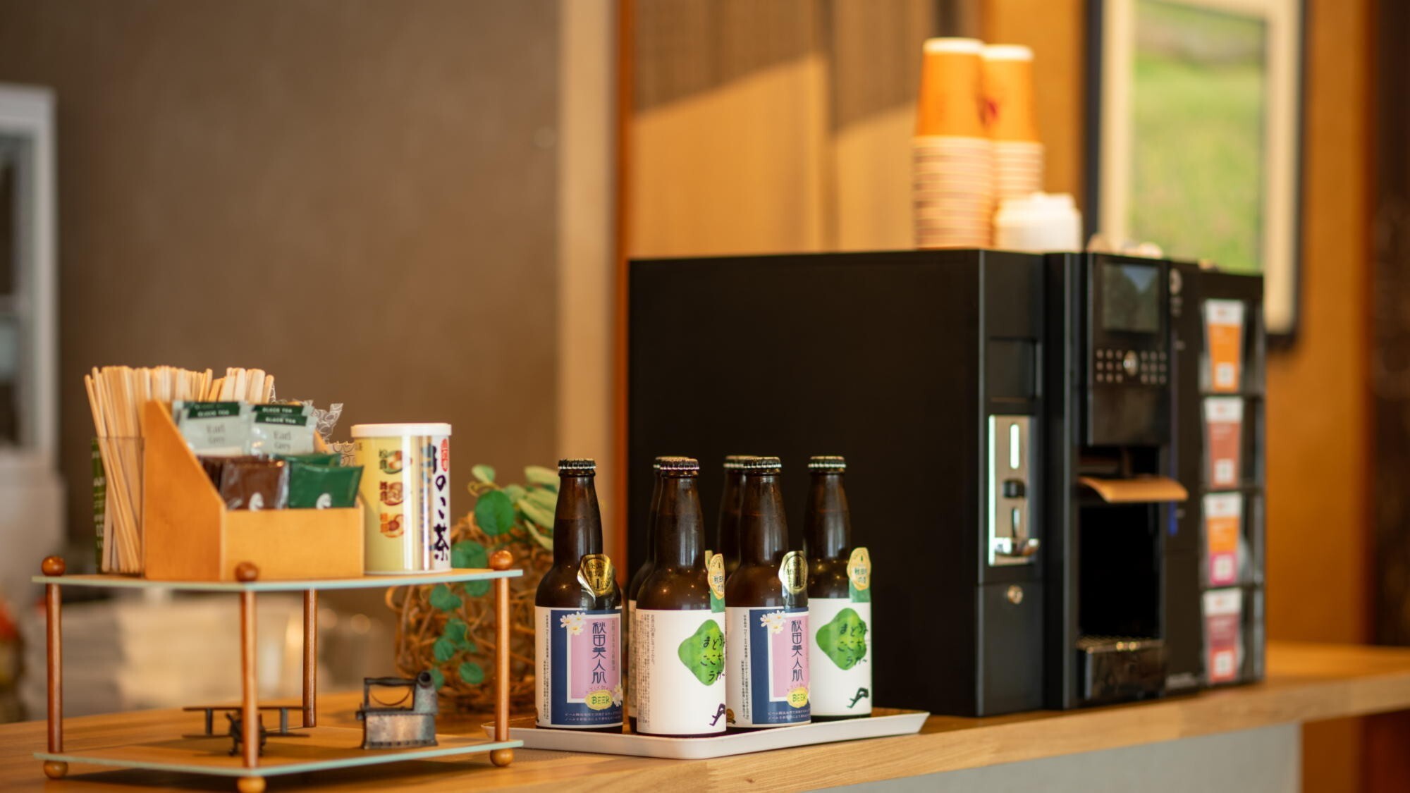 ■ロビー｜夏季限定で、ビールの販売も行っております。