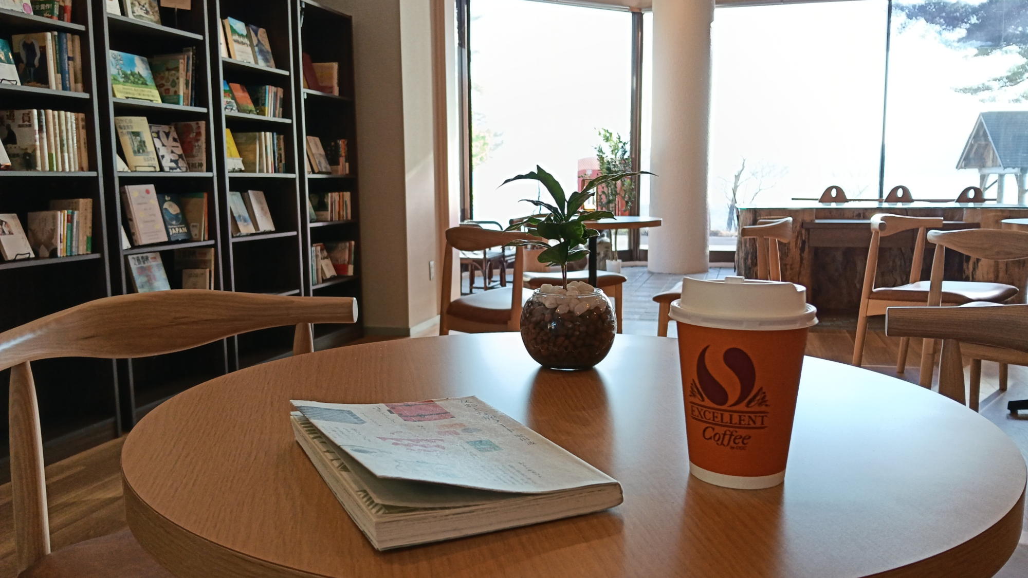 ■Lake Side Lounge｜本来の自分を取り戻すための「書斎」のような場所