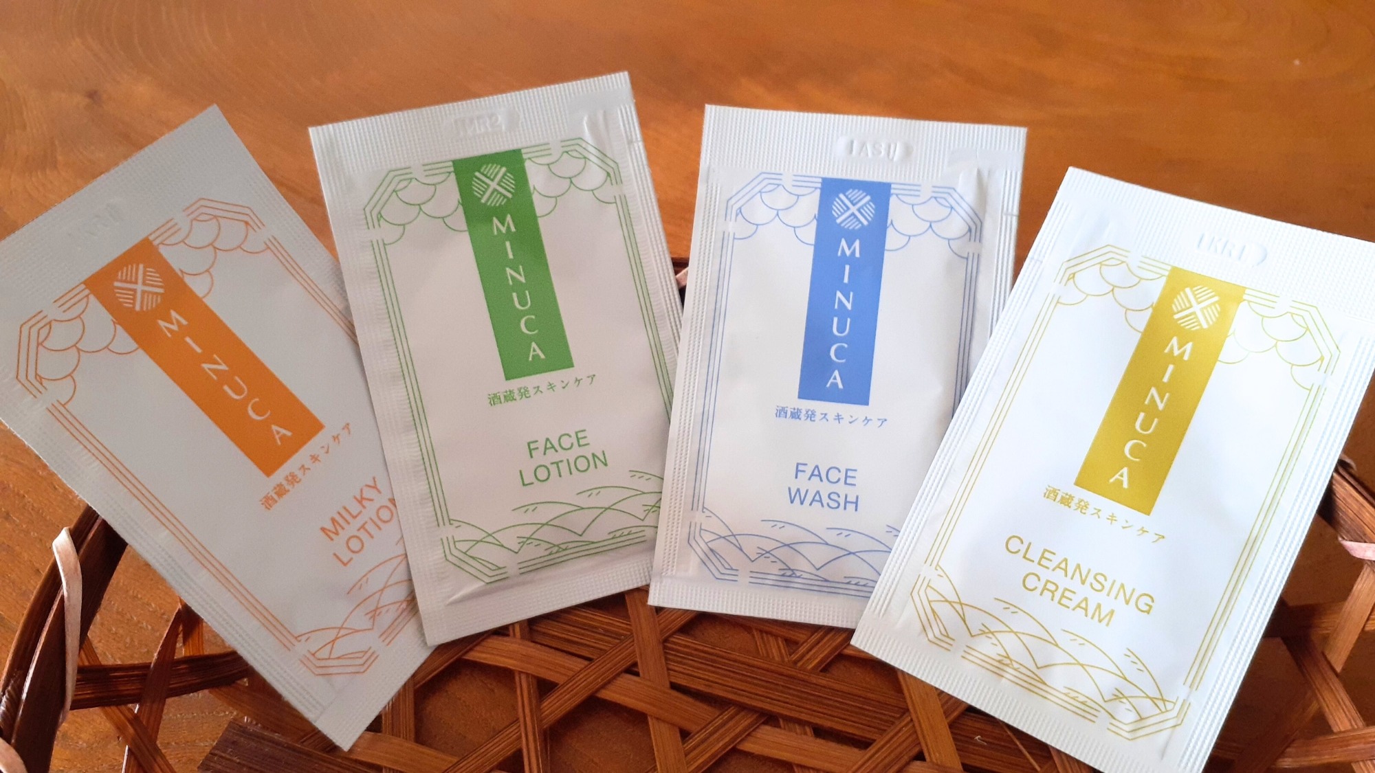 ■女性用化粧水｜アメニティコーナーからご自由にお取りください。