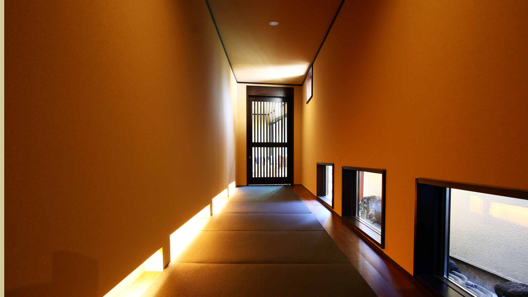 廊下◆和の雰囲気を感じながら食事処へ向かいます*