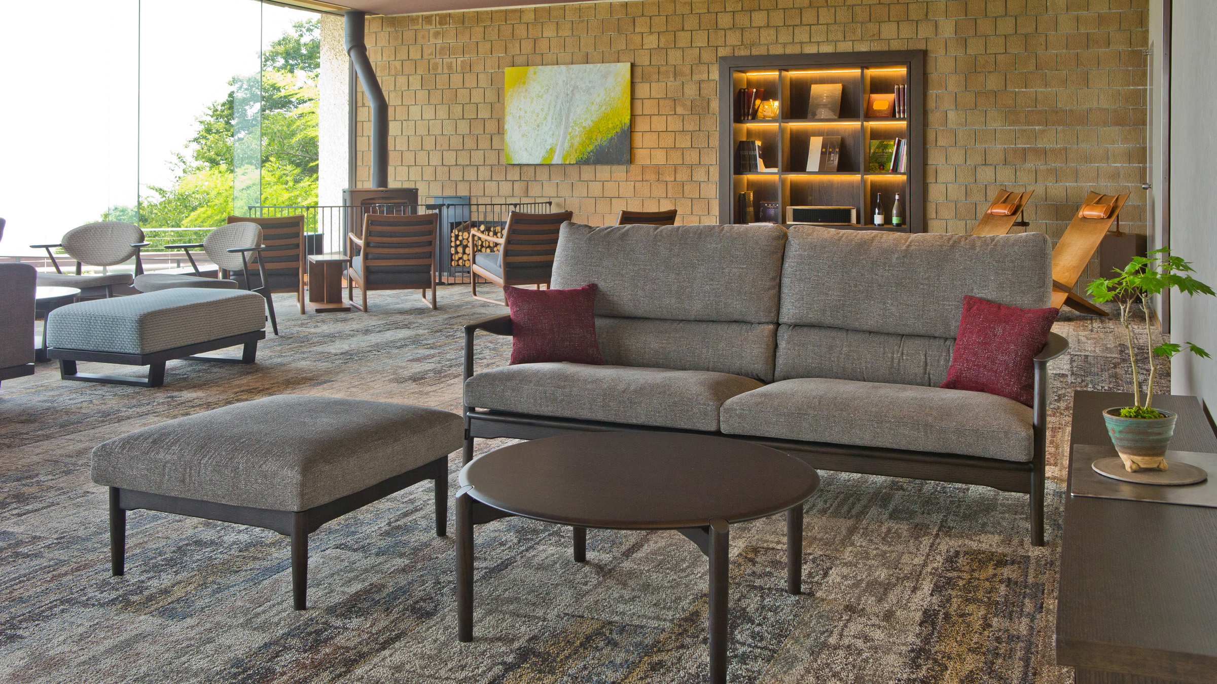 1Fロビー（昼）