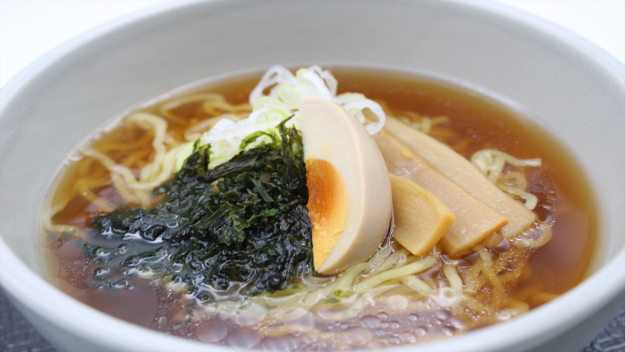 ◆夜鳴きそば　煮卵が追加！生まれ変わった夜鳴きそばをぜひご賞味くださいませ。