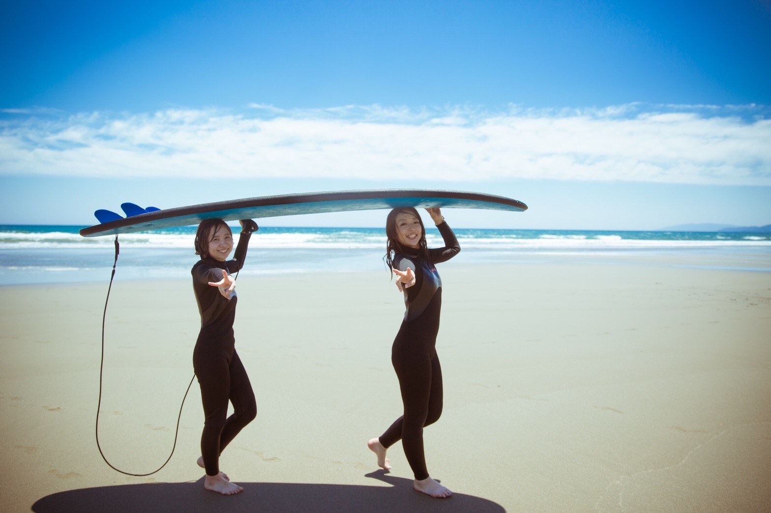 大海原で波に乗る！立った瞬間の感動は一生モノ！気軽にサーフィンを始めてみよう