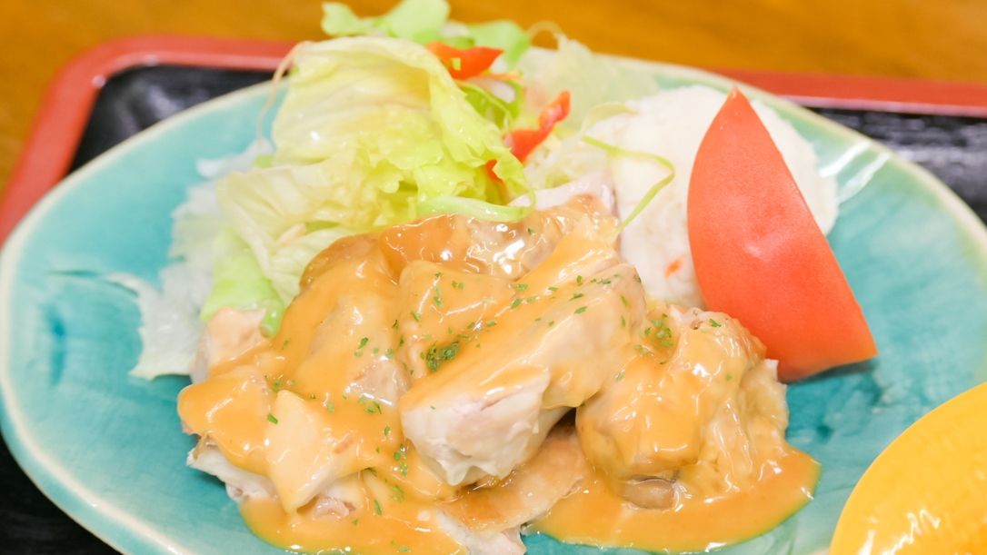 【2食付】日替わり定食の夕食とバイキングor朝定食◆コンビニ徒歩1分◆ビジネス・観光にオススメ