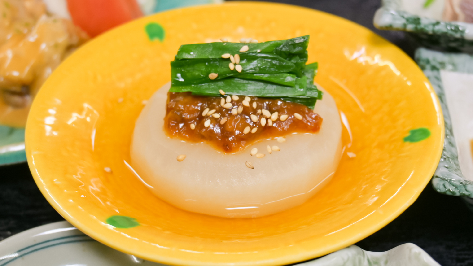 ※【夕食一例】肉料理・野菜たっぷりの煮物・おお刺身など、栄養バランスを考えた日替わり和定食をご用意！