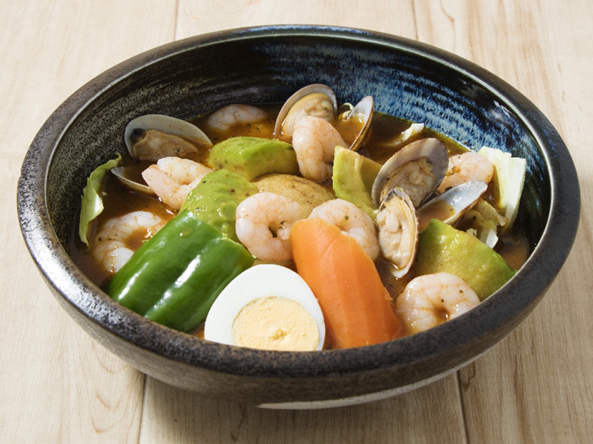 アボカドとアサリのスープカレー