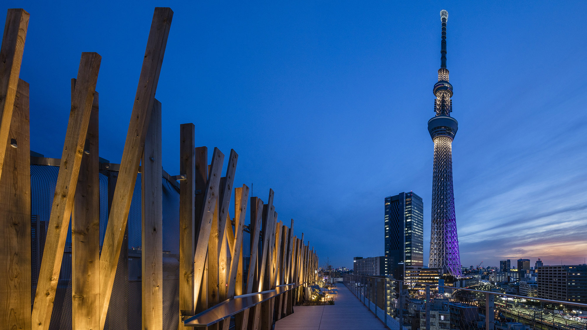 @rooftop|都会の夜景を独り占め。特別感あふれる絶景。