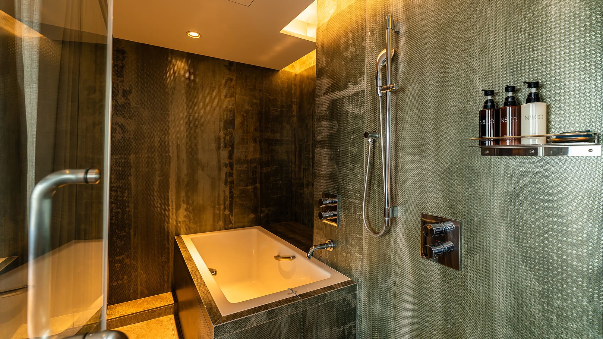 アトリエスイート／ライブラリースイート｜浴室内イメージ