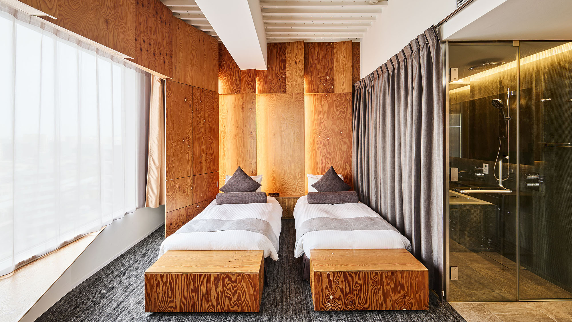 ライブラリースイート｜10F／56平米／定員4名／ベッド幅92cm&times;2＆ソファベッド140cm&times;1