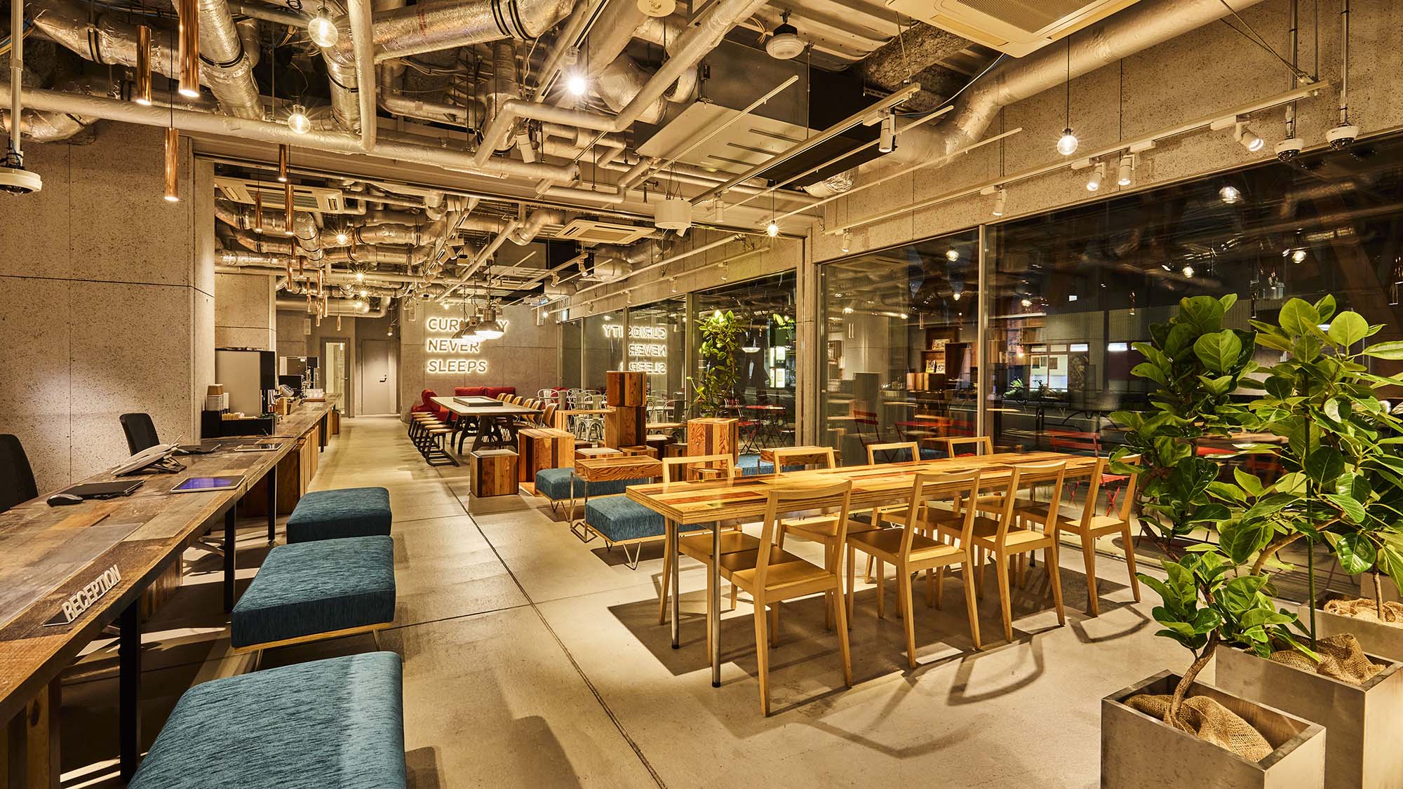 ラウンジ｜自由な旅を24時間サポートするラウンジサービスをご用意し、みなさまをお出迎えします。