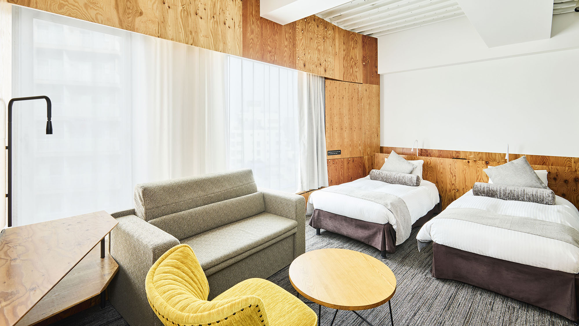 デラックスツイン｜6～10F／28平米／定員3名／ベッド幅92cm&times;2＆ソファベッド120cm&times;1