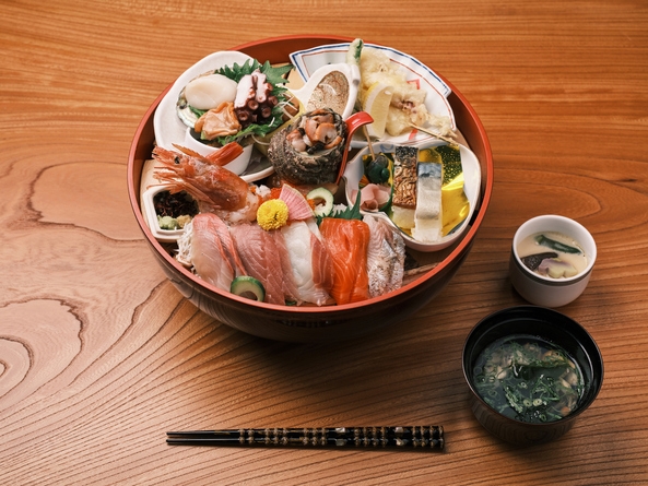 宿でいただく1泊2食付きプラン（朝・夕食付き）