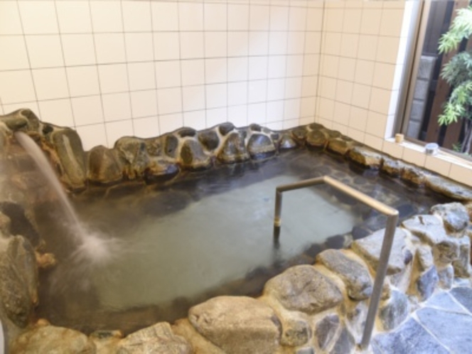 温泉　岩風呂風の大浴場