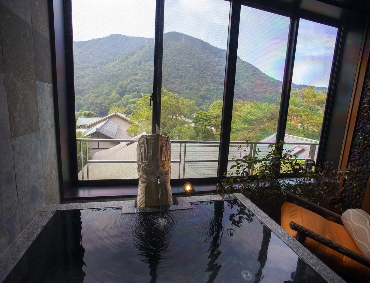 【年末年始専用】12/30〜1/3　源泉かけ流し専用露天風呂付客室と個室食事処で箱根湯本温泉を満喫♪