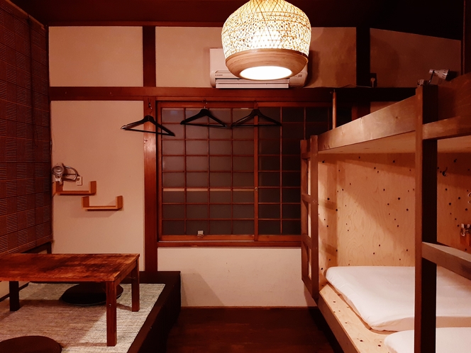 【個室】木の温もりが落ち着く洗面付きのお部屋