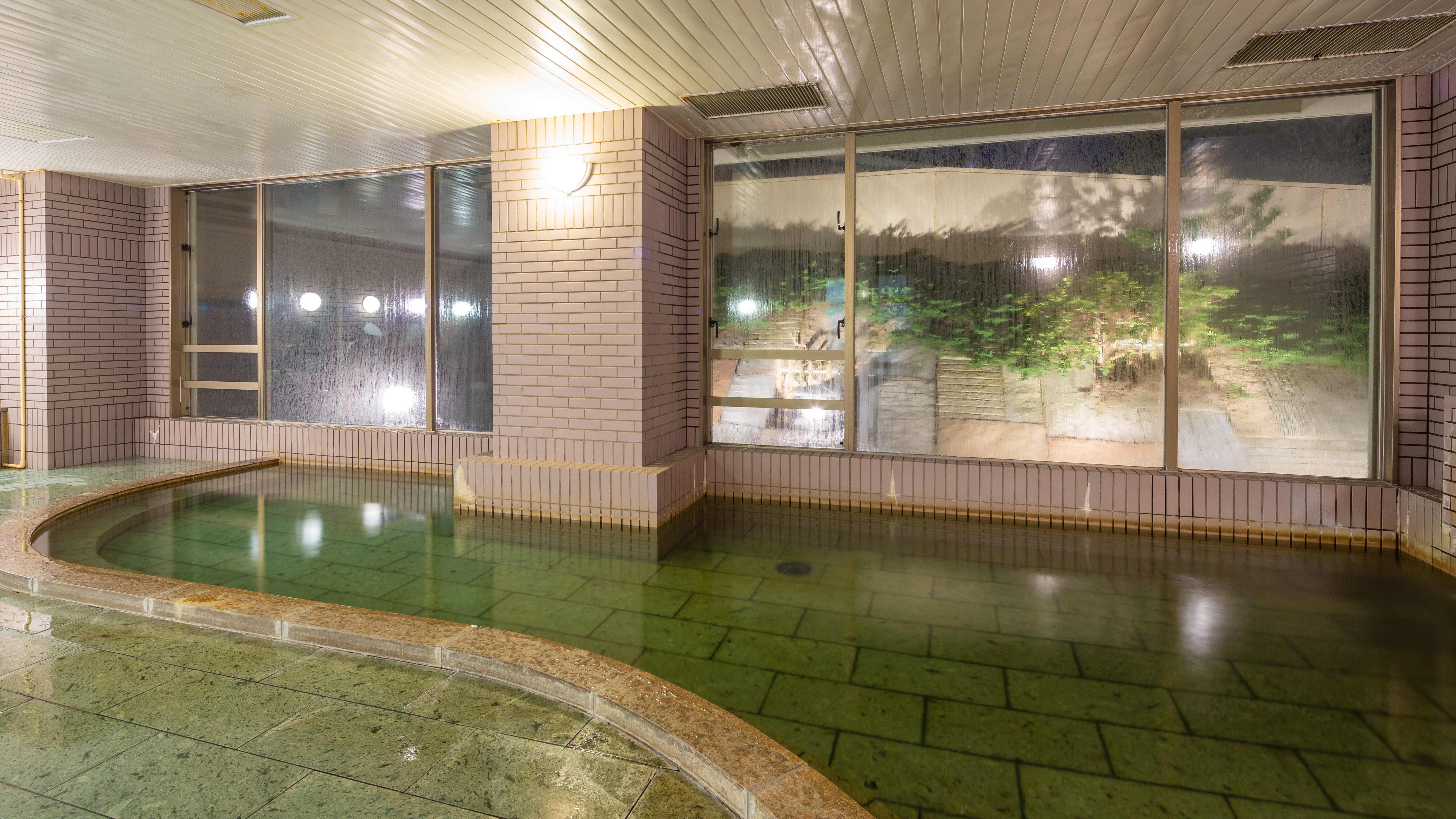 庭園側大浴場【銀の船】