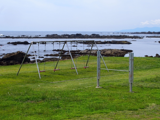 徒歩1分　小戸公園と磯遊び場