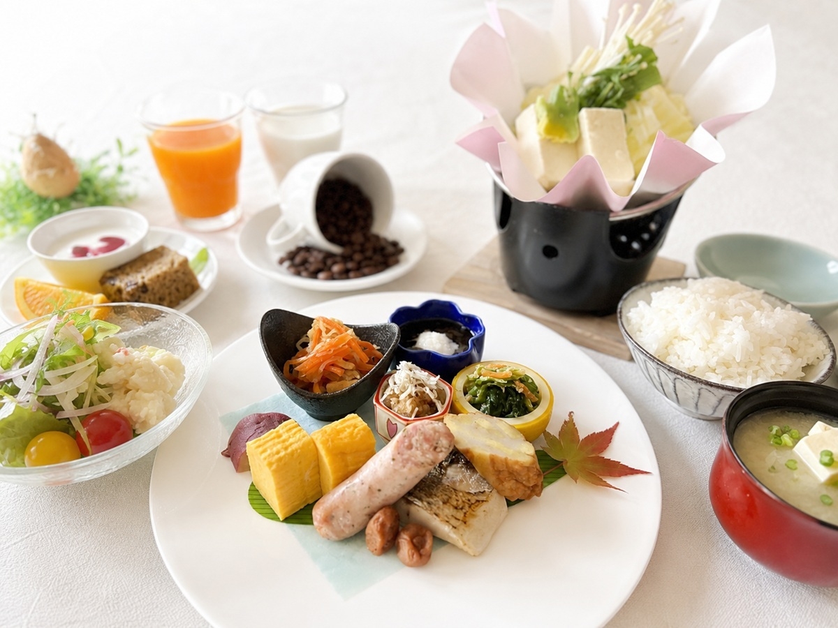 鹿児島黒毛和牛＆鹿児島黒豚の【２種すき焼き会席】（1泊２食付）