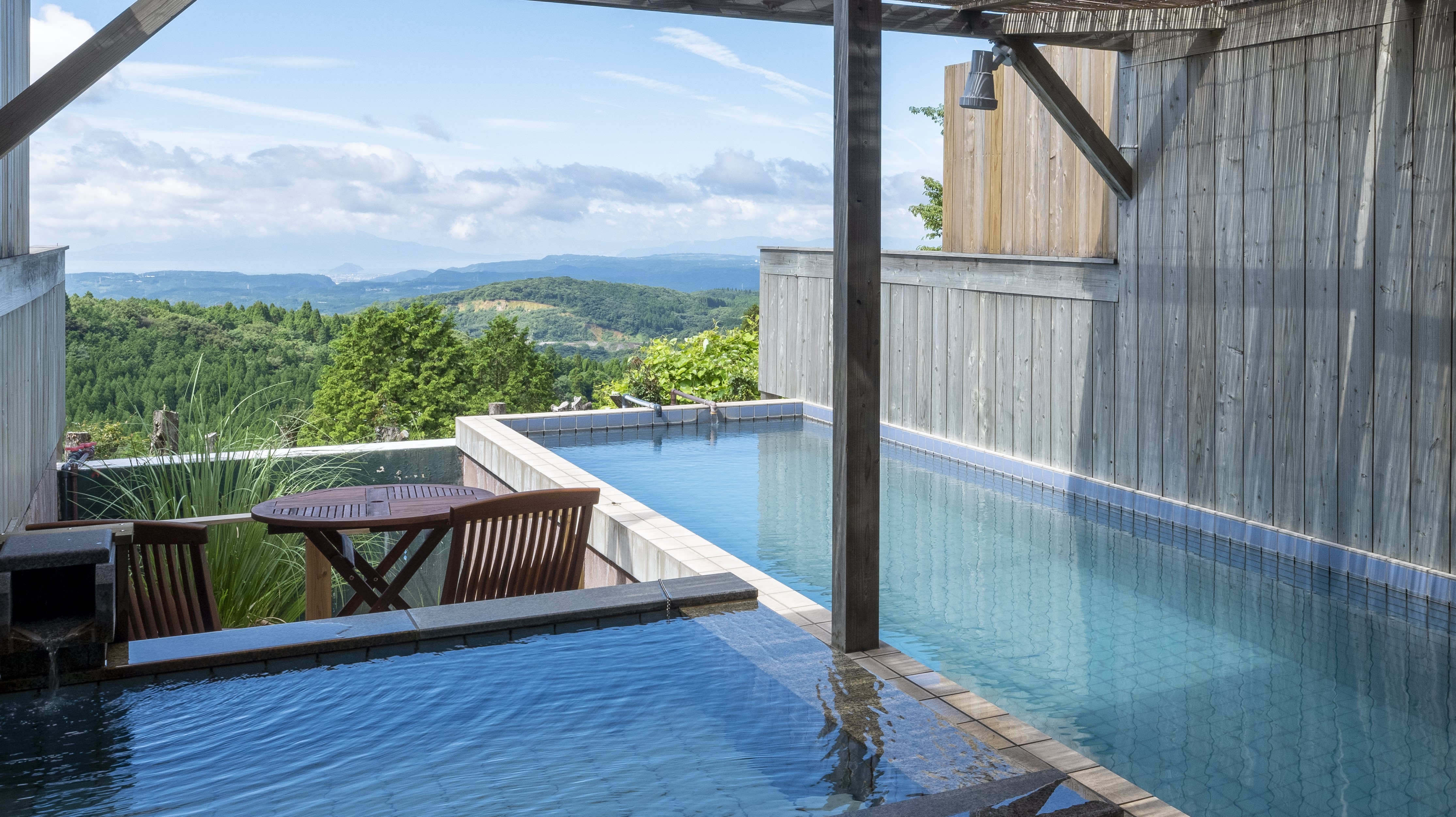 温泉水プール付き貸切露天風呂（無料）