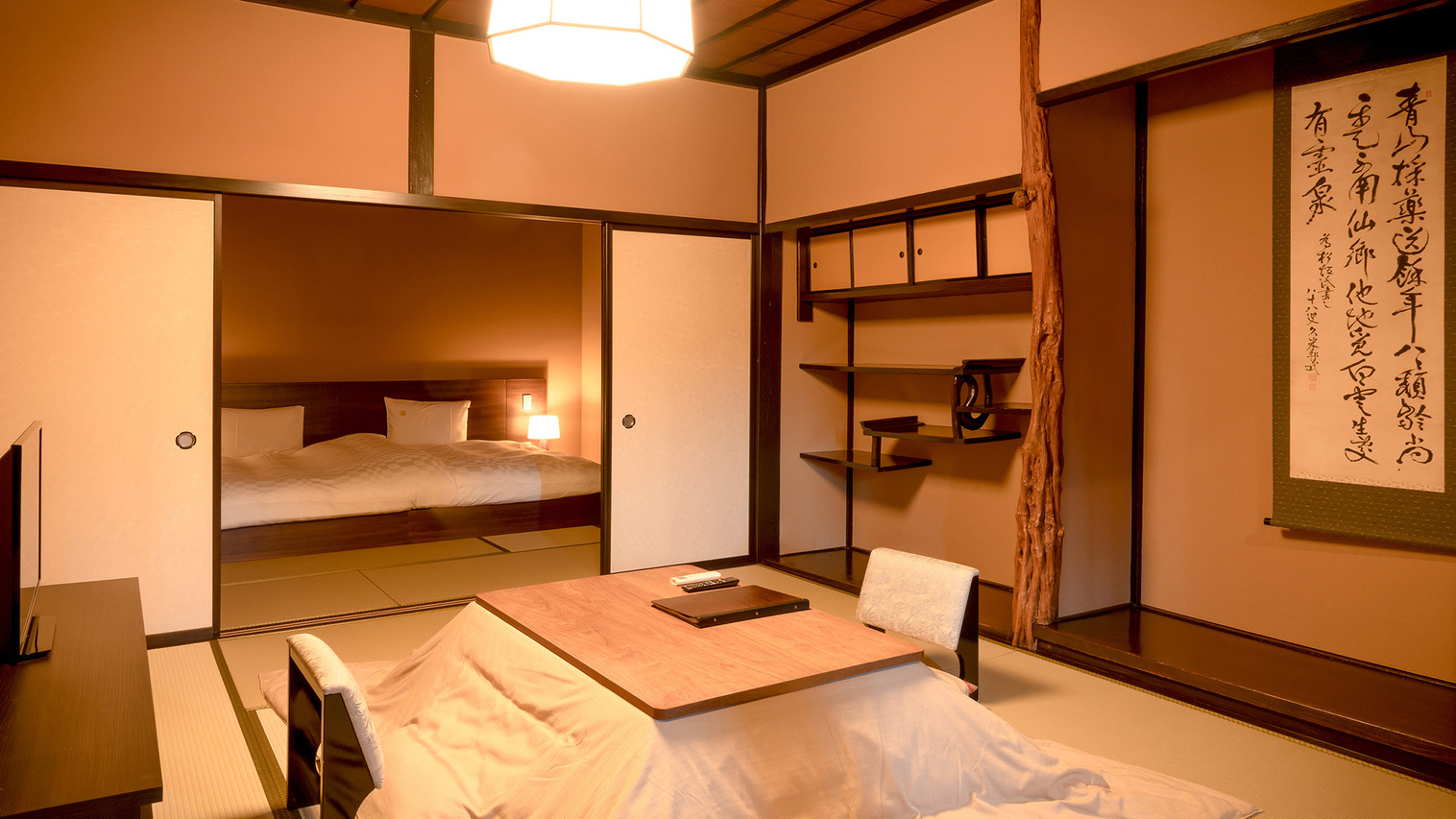 豆桜の本間と寝室
