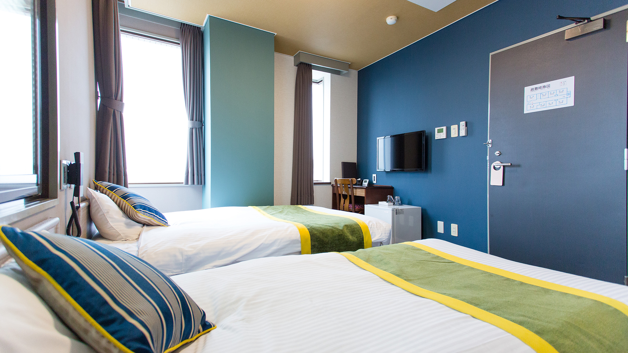 【客室イメージ】ツインルーム〈定員3名〉