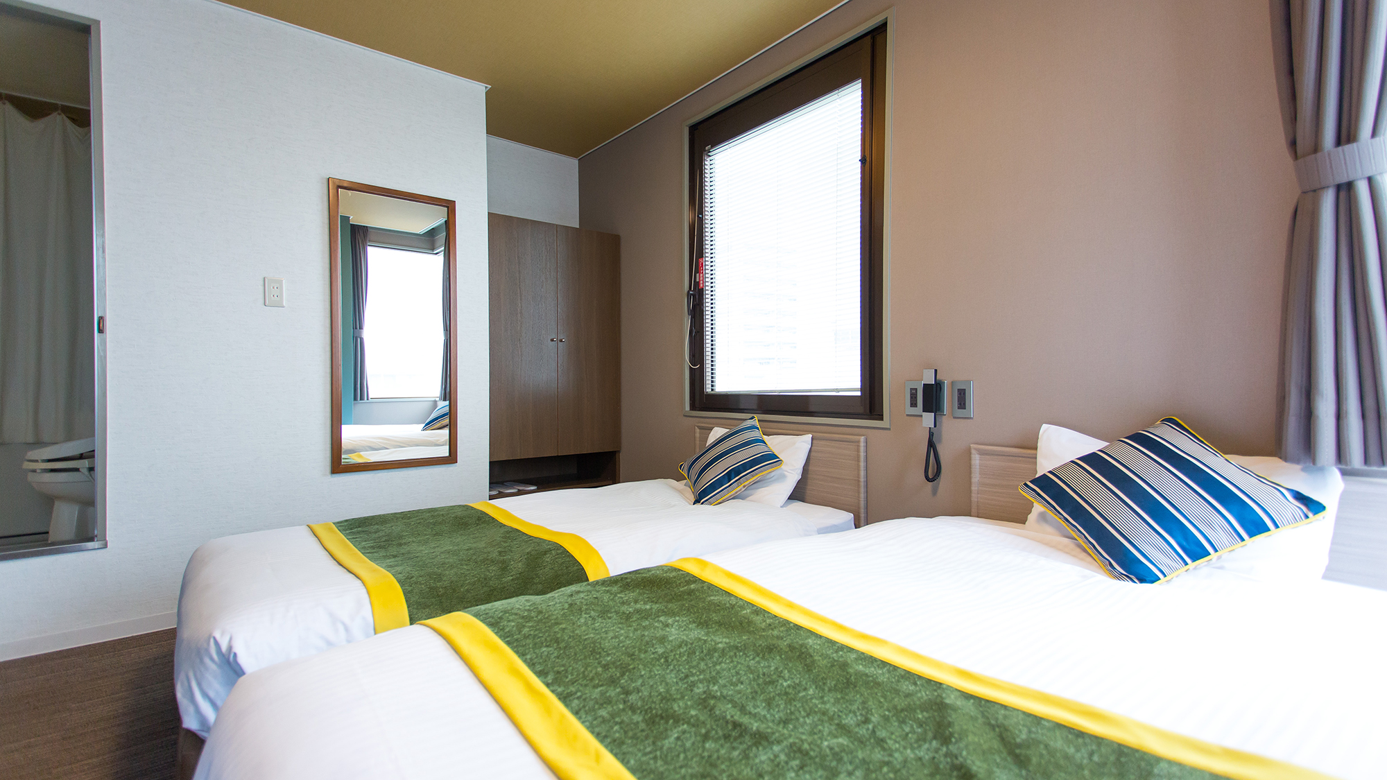 【客室イメージ】ツインルーム〈定員3名〉