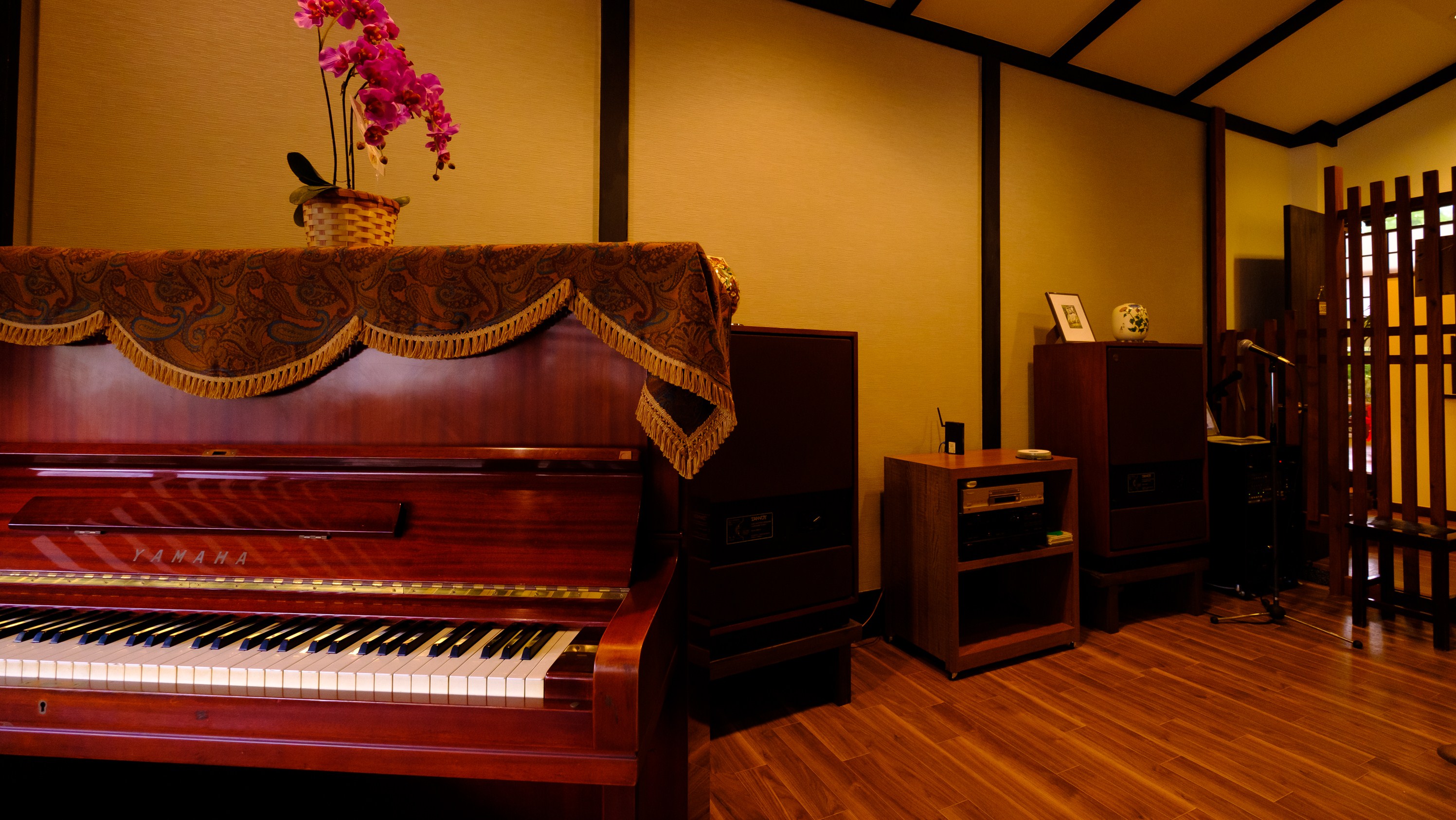 【loung たまり場】ピアノ2