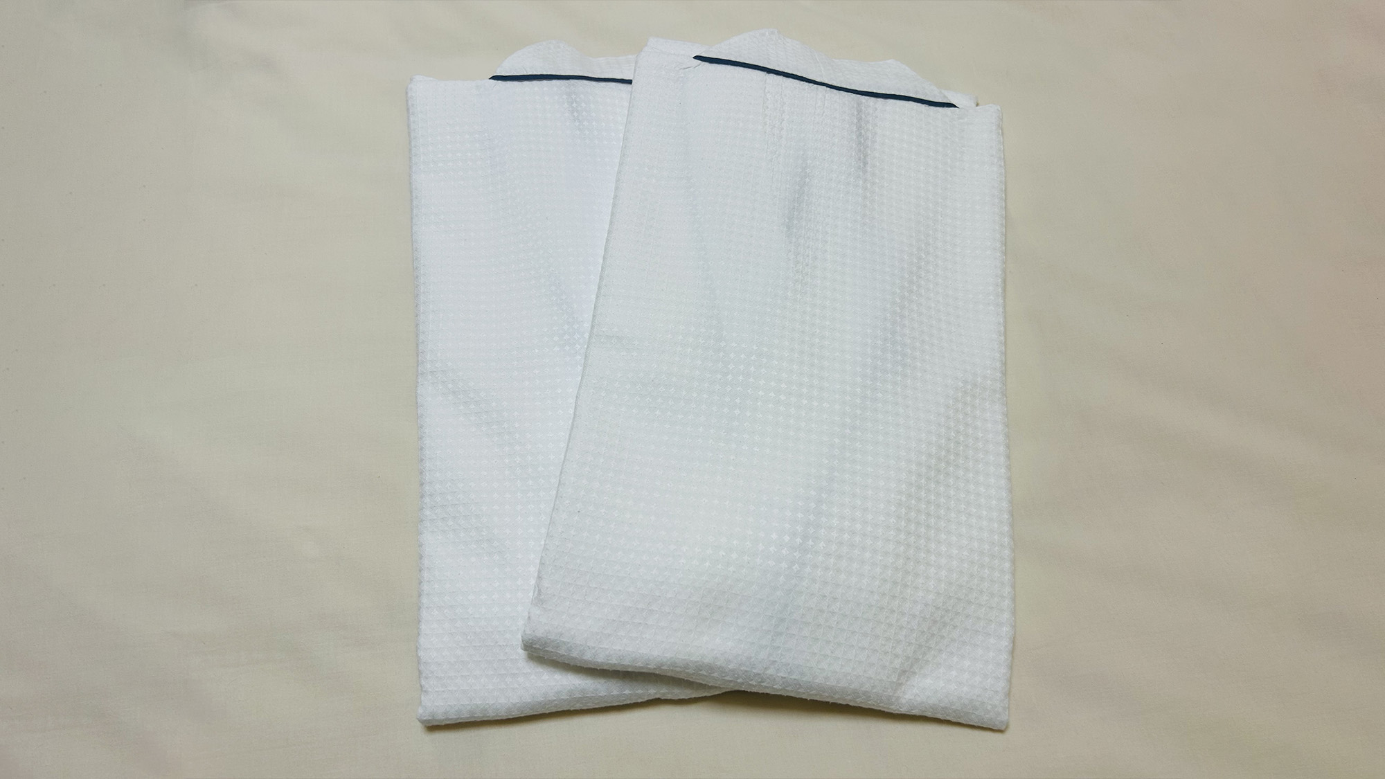 ・【ガウン】ゆったり着られるガウンで、就寝前やリラックスタイムをお楽しみください