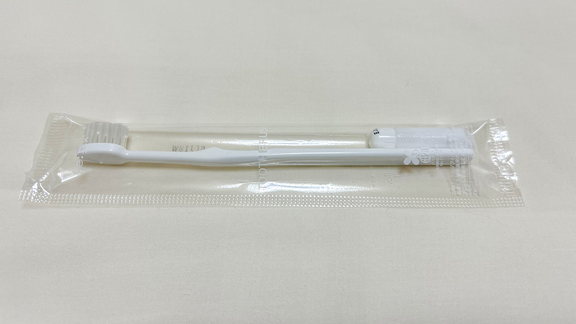 ・【歯ブラシ】これ一つで安心。歯磨き粉付きで、いつでも清潔な口腔ケアを