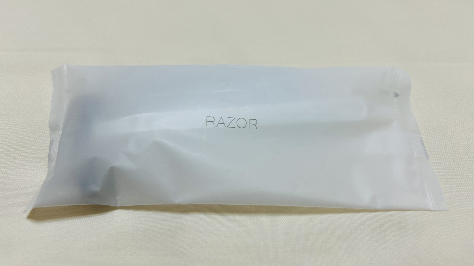 ・【カミソリ】身だしなみを整えるカミソリ。急な出張や旅行にも安心です