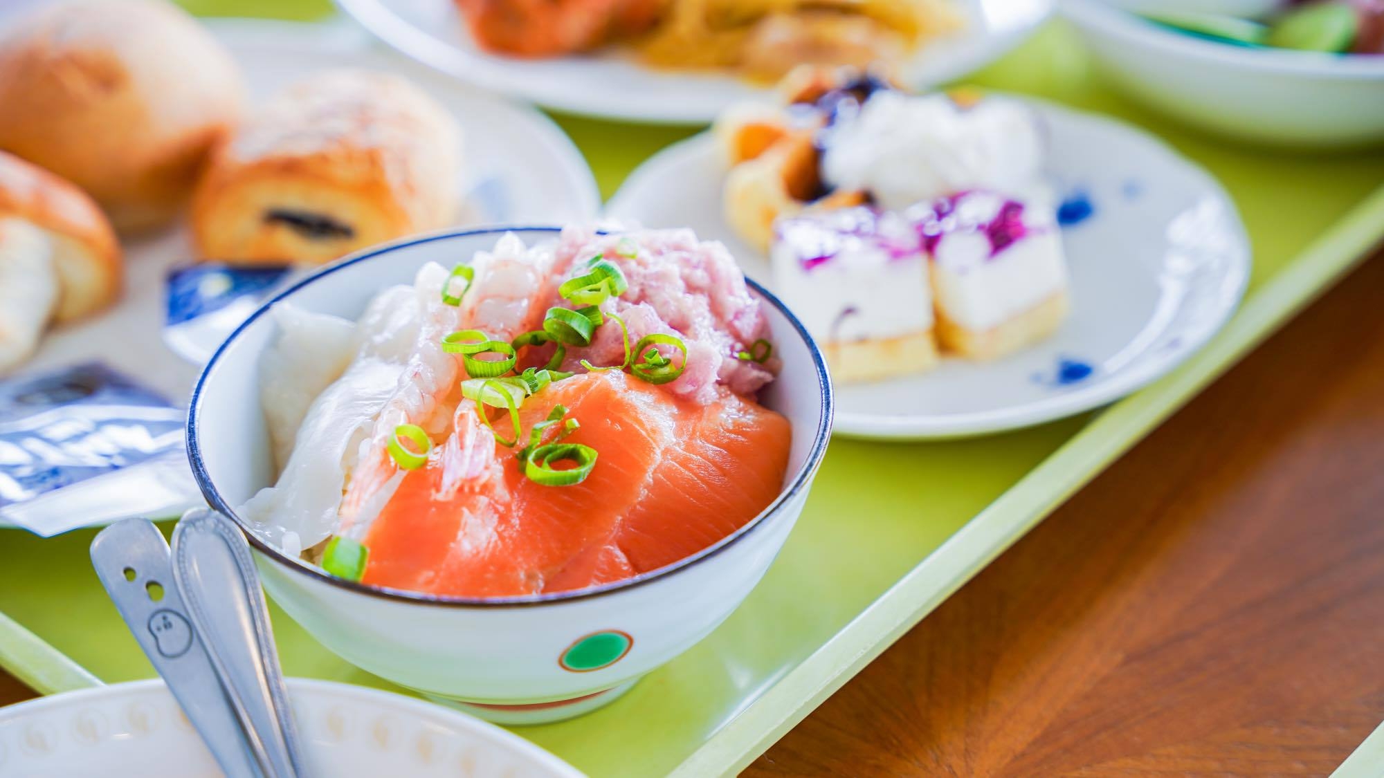 【5人旅行】〔朝食ビュッフェ〕★超お得！5名同室グループプラン≪駐車場無料≫