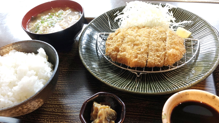 ★とんかつ定食